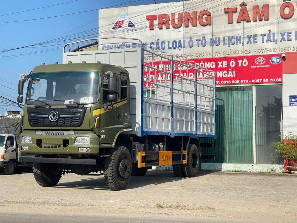 Xe Tải Thùng Dongfeng 6 Máy - Thùng Dài 6m7 - Động Cơ 180HP